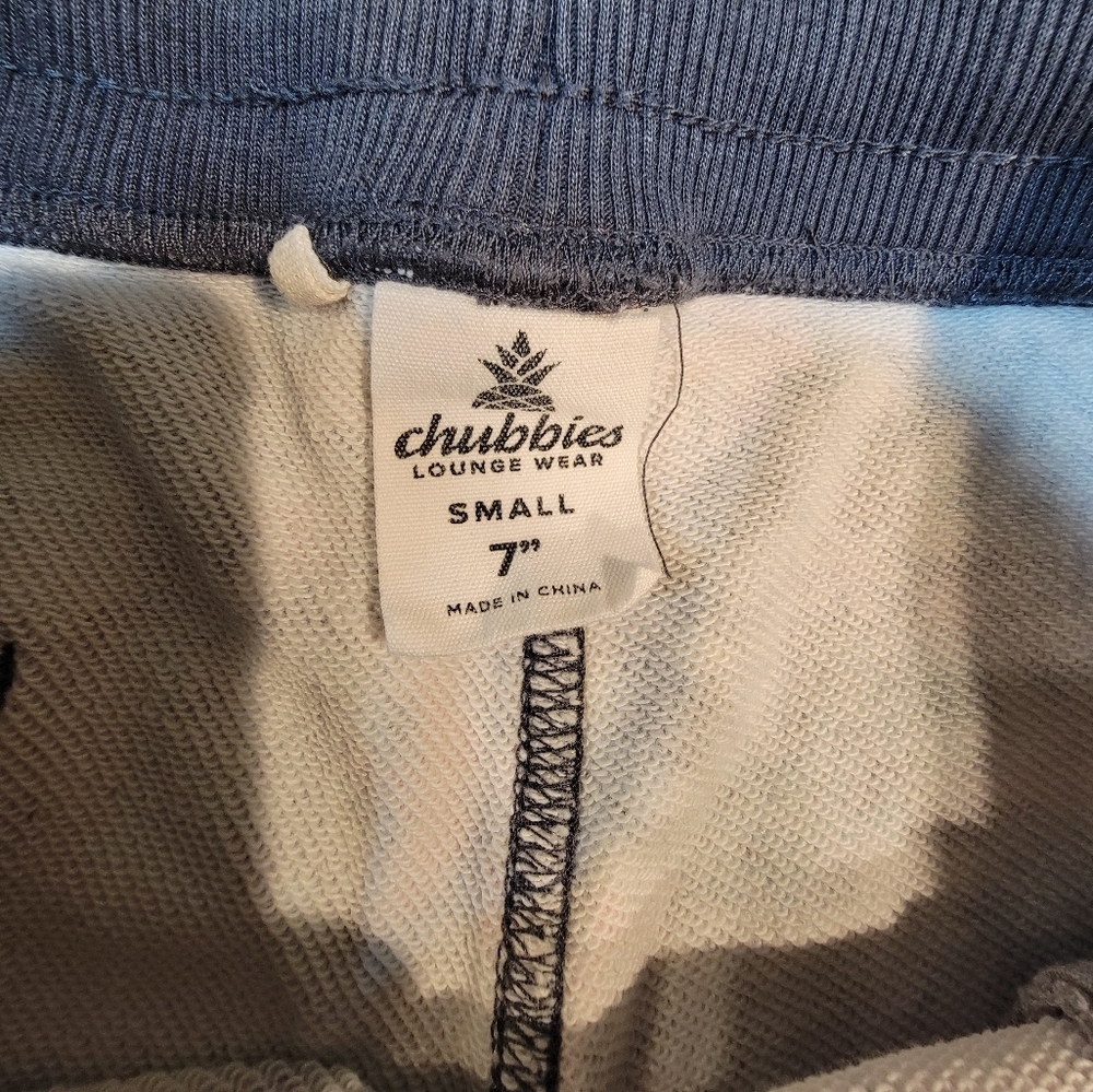 Chubbies French Terry Toucan Tropical Shorts Men's Size Small 7" Inseam - Picture 3 of 10